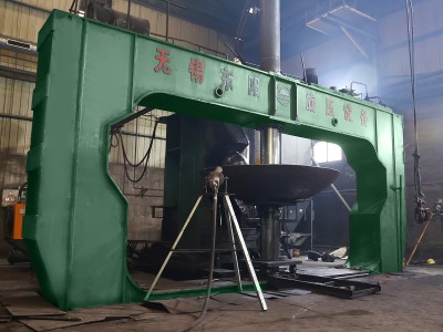 6000 mm-es flanging gép
